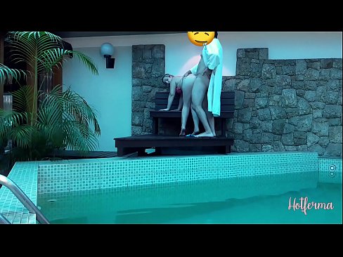 ❤️ Patron hizmetçiyi havuza davet eder ama bir sıcağa dayanamaz ☑ Sert porno tr.pornobot.ru ️❤