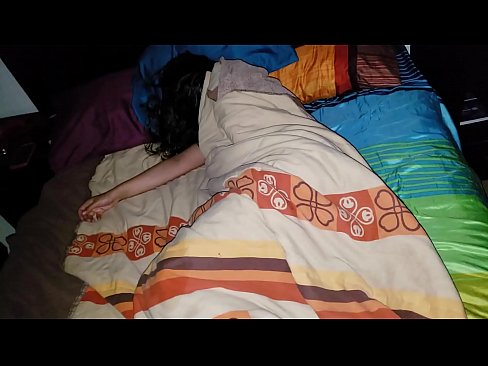 ❤️ Üvey oğul, genç üvey annesini uyurken azarlıyor. ☑ Sert porno tr.pornobot.ru ️❤